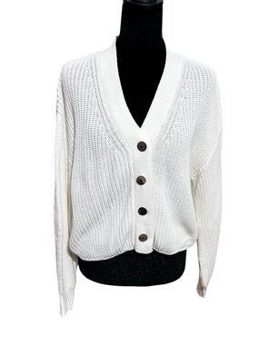 CY Fashion Medium Cream V-Neck Button Front Knit Cardigan Sweater NWOT